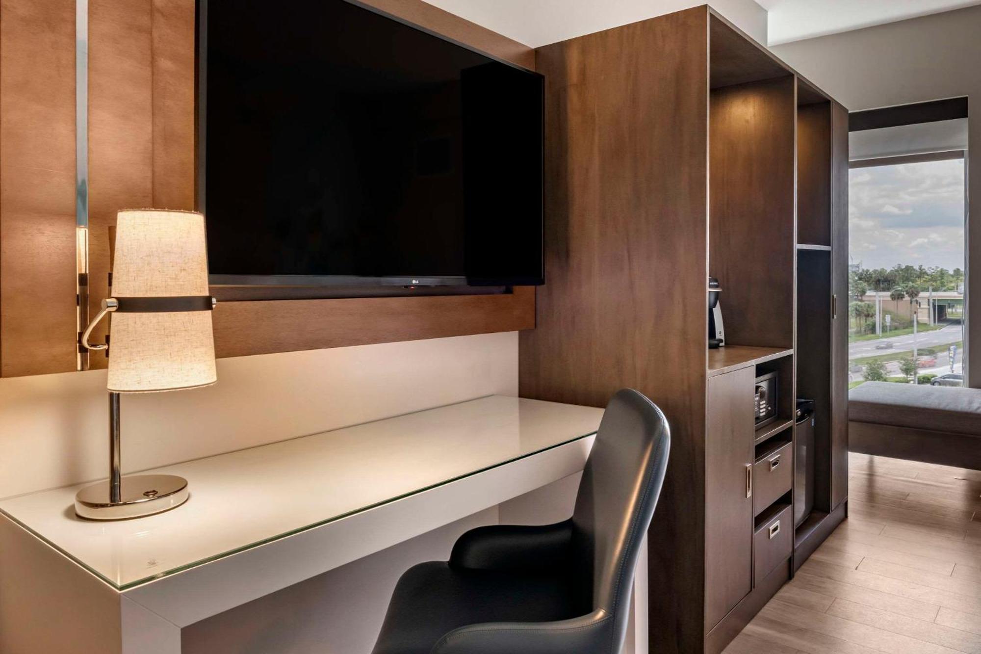 Cambria Hotel Orlando Airport エクステリア 写真