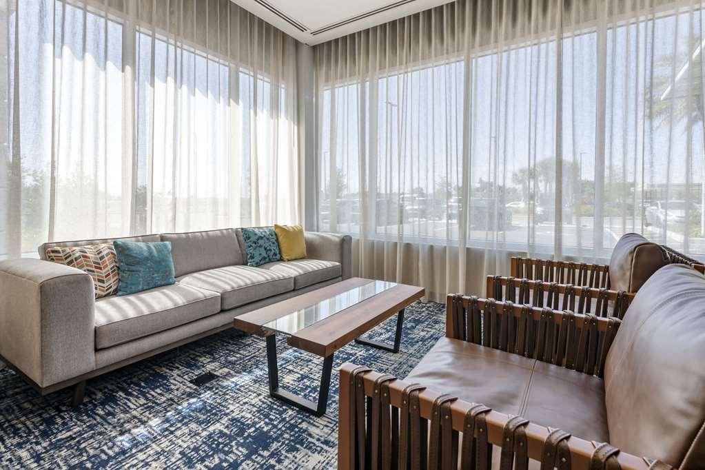 Cambria Hotel Orlando Airport インテリア 写真